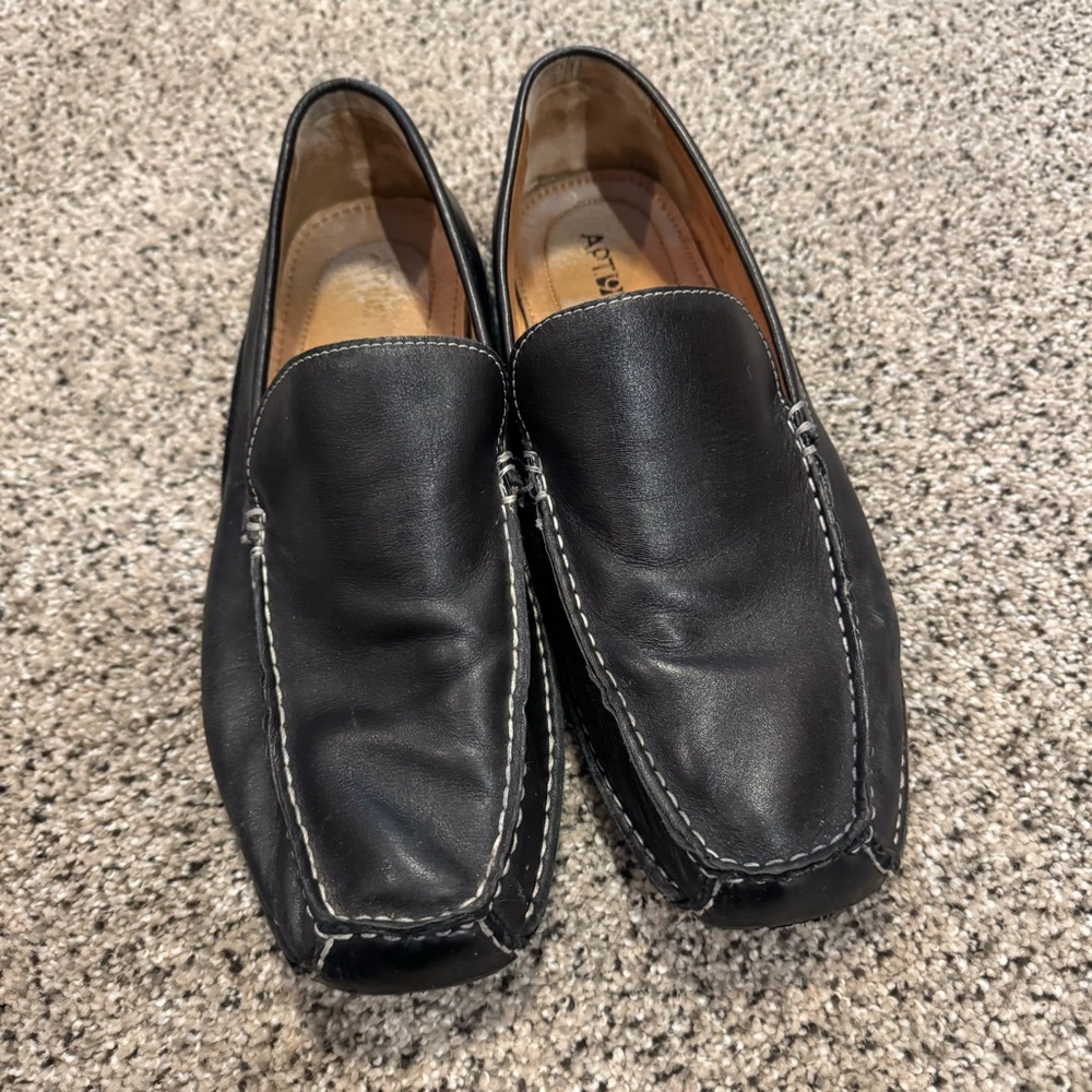 Apt. 9 Men's Black Leather Loafers in size 11 Medium